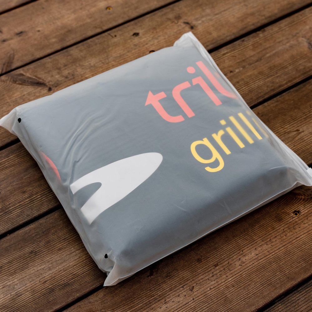 Grill Cover w/ Logo & Grommets: Backyard Bundles and Professional Bundle ONLY